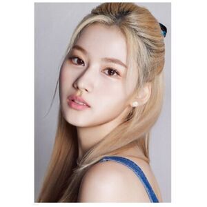 Dicon D'festa Twice (Sana)